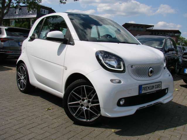 Imagine smart forTwo BRABUS Style JBL Kamera Navi Panorama