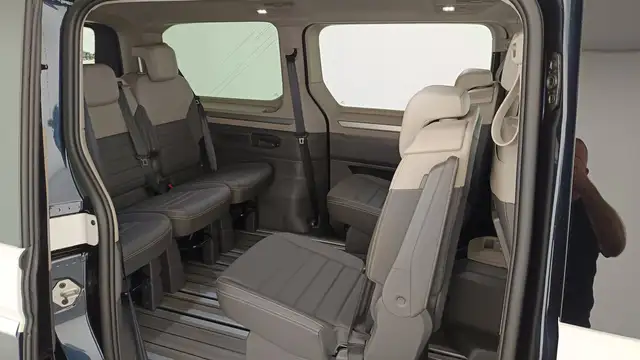Volkswagen Multivan view 12