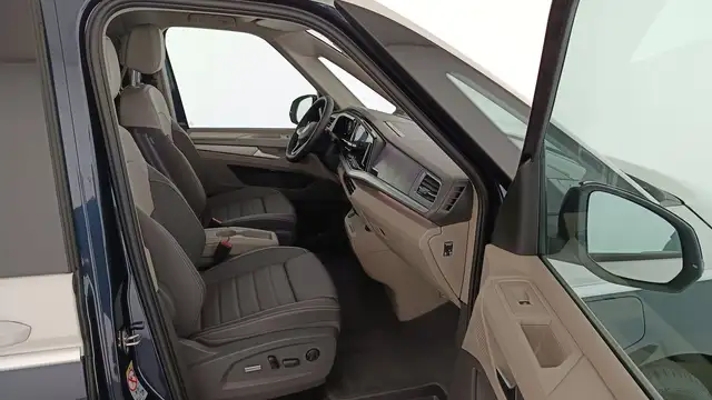 Volkswagen Multivan view 10