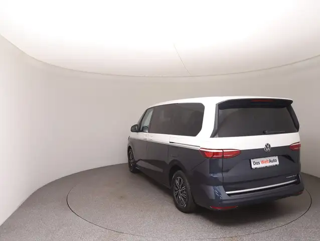 Volkswagen Multivan view 5