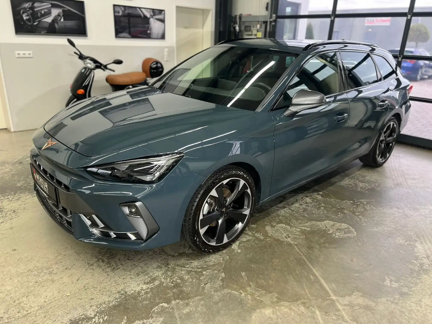 CUPRA Leon Sportstourer 1.5 eTSI DSG+ACC+Navi+Kam+18" Blau - 1