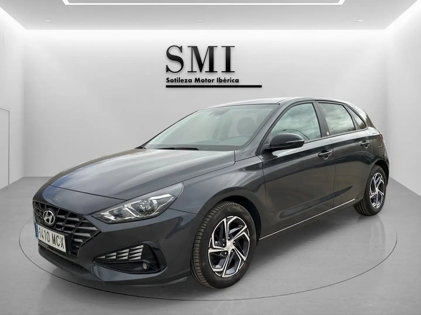 Hyundai i30 1.0 TGDI Essence 120 Negro - 1