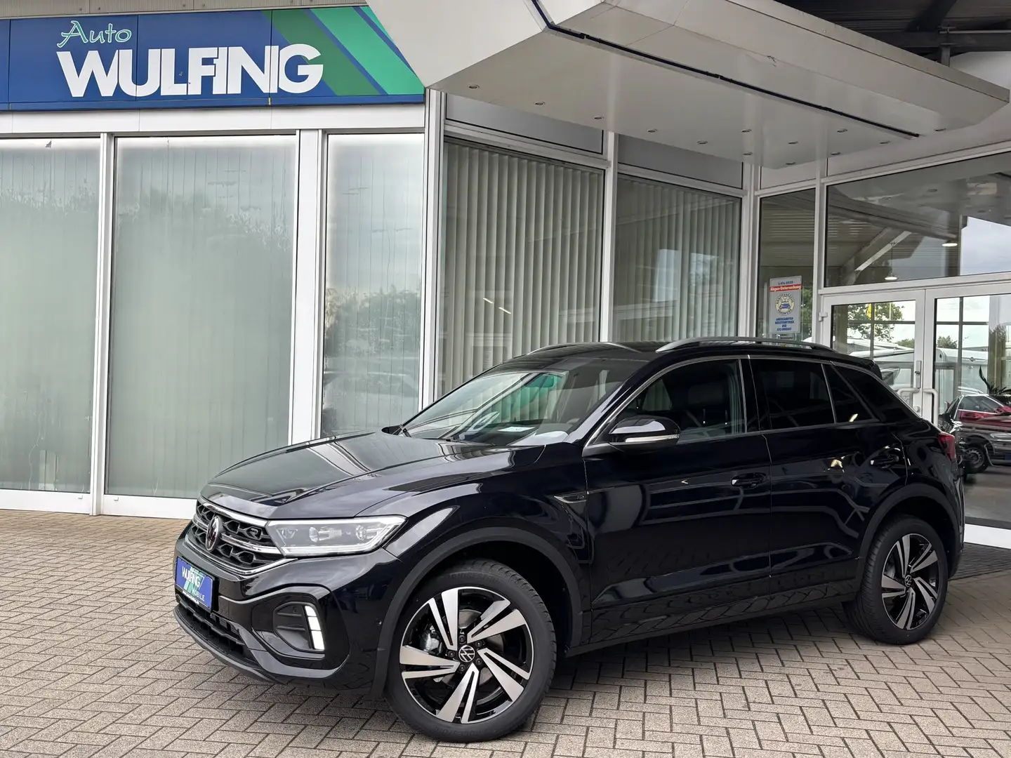 Volkswagen T-Roc 1.5 TSI DSG R-Line Easy-Open AHK Noir - 1
