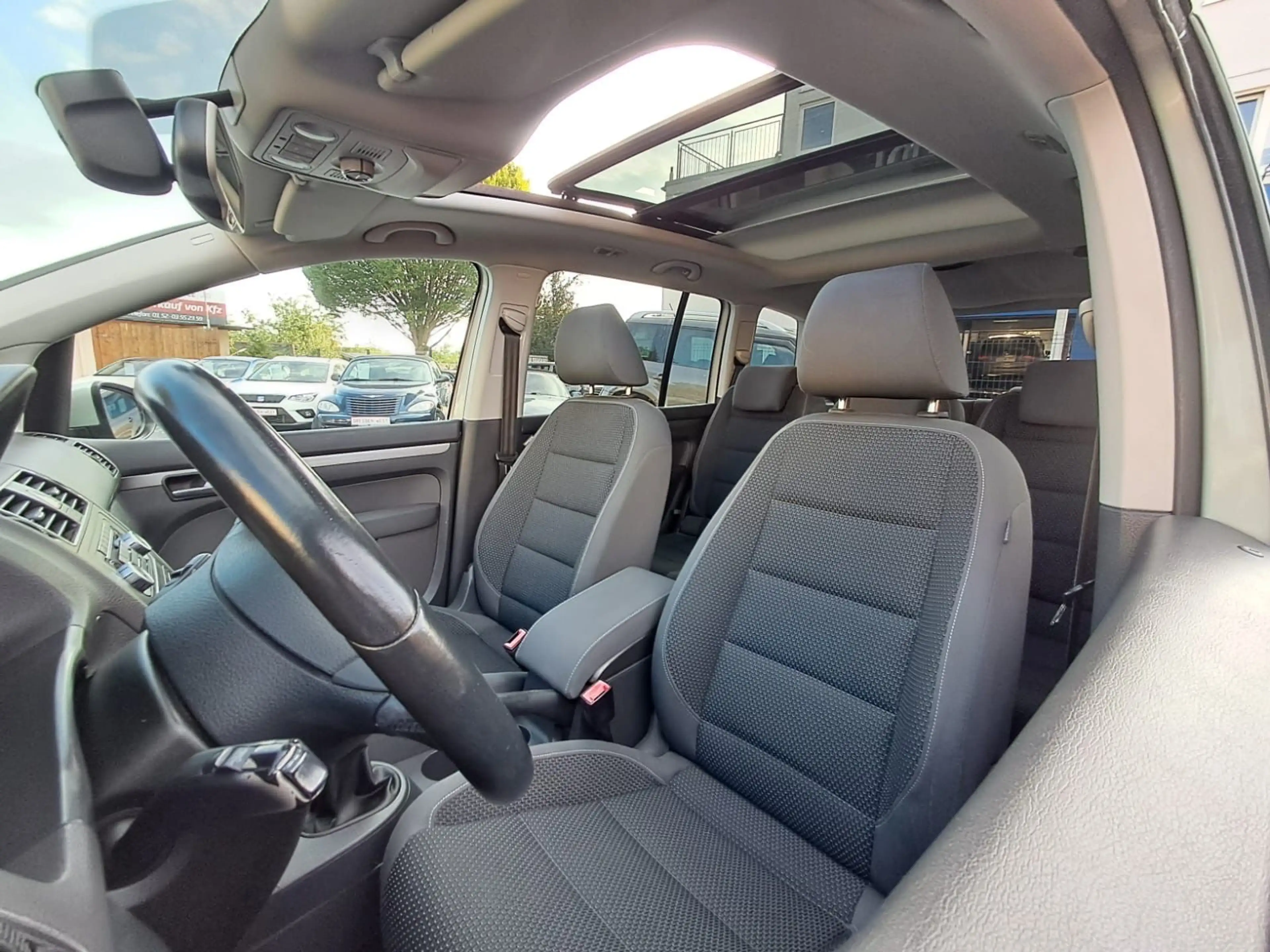Volkswagen Touran Comfortline — photo 13