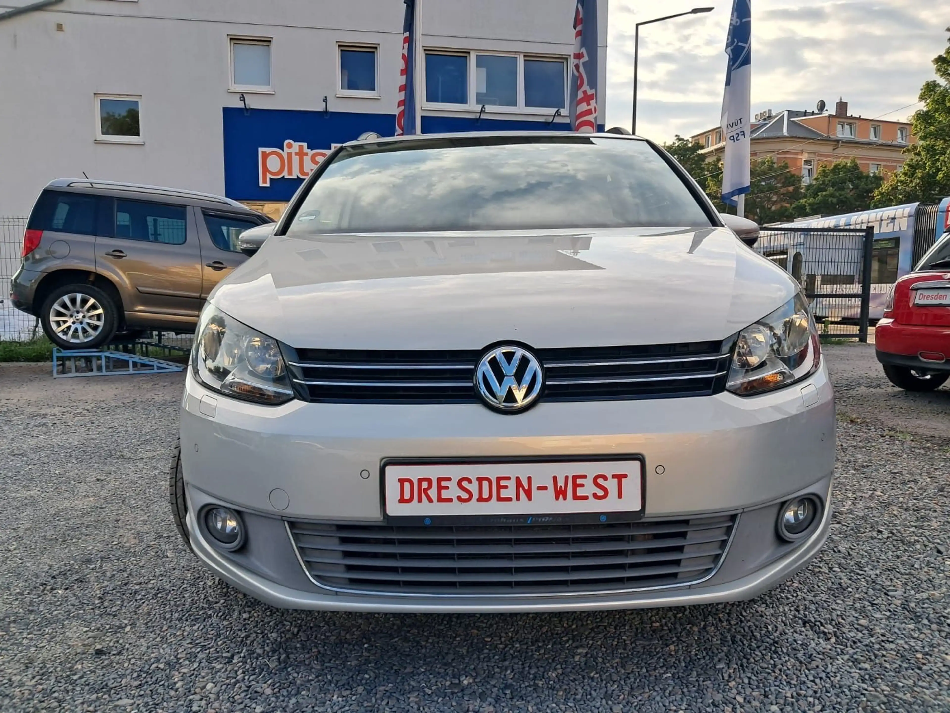 Volkswagen Touran Comfortline — photo 2