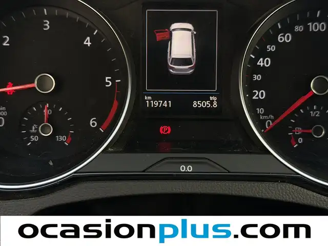 Volkswagen Passat view 10