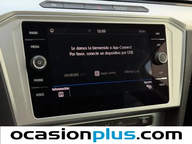 Volkswagen Passat view 9