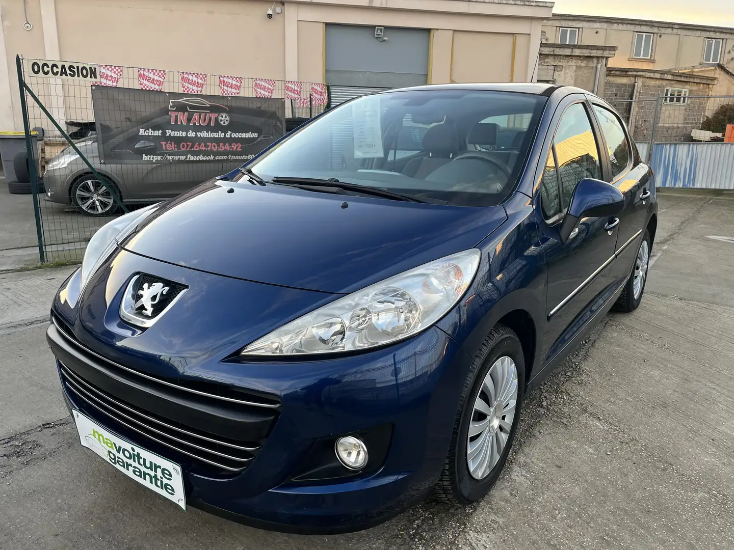 Peugeot 207 1.4e 90ch Premium 2-tronic Bleu - 1