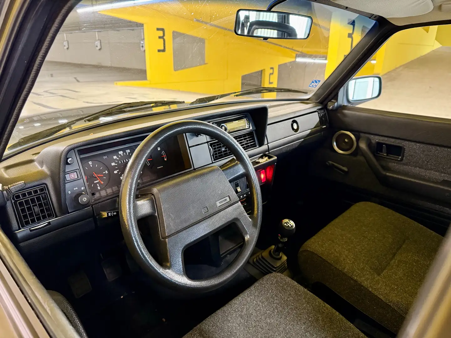 Volvo 240 2.0i Polar | Youngtimer | Trekhaak | Origineel NL Grijs - 2