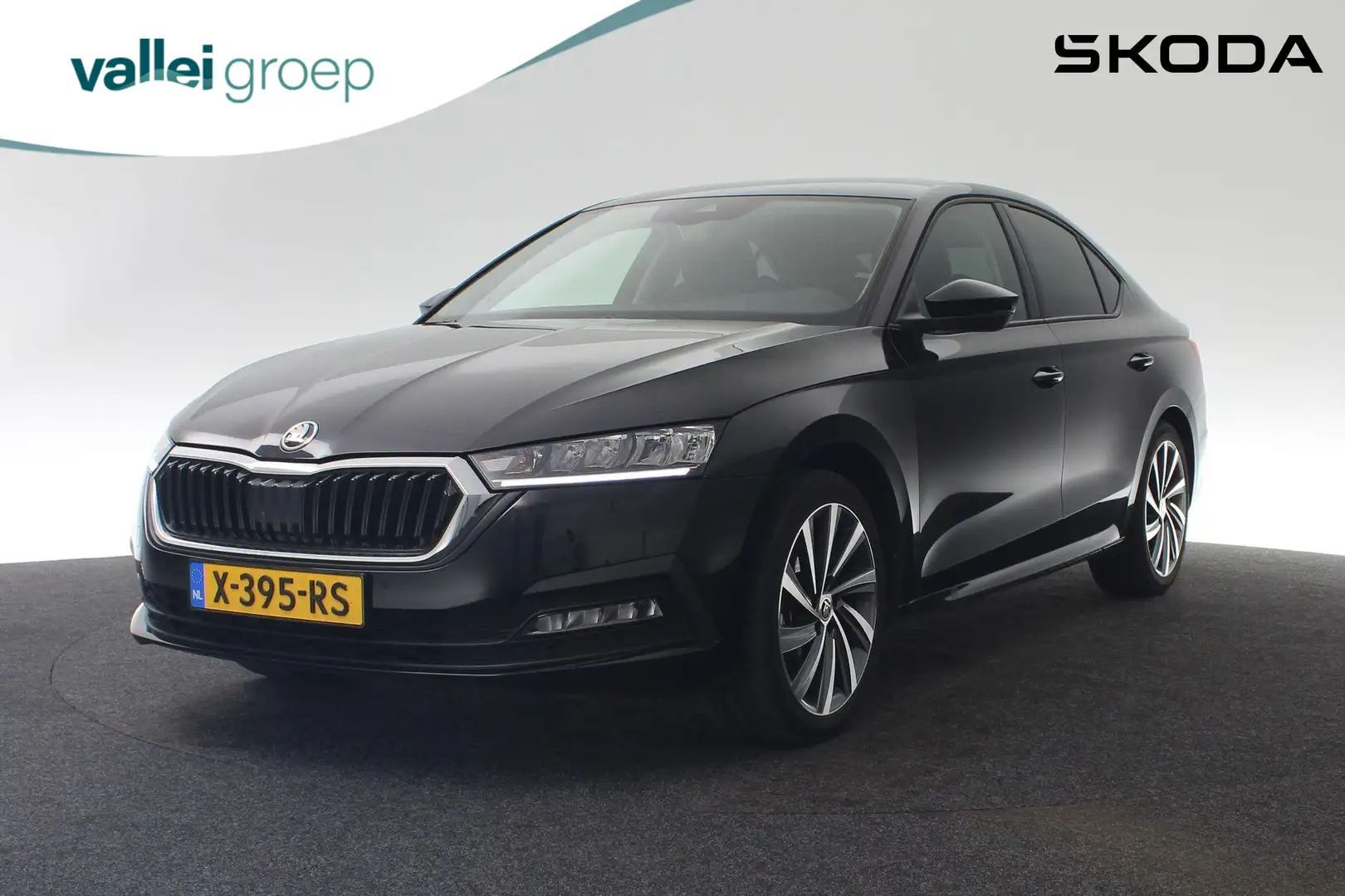 Skoda Octavia 1.0 e-TSI 110 pk DSG MHEV Ambition | Parkeersensor Zwart - 1