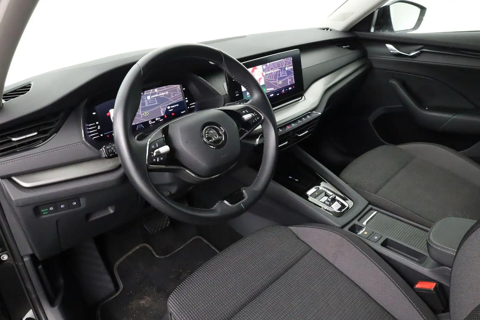 Skoda Octavia 1.0 e-TSI 110 pk DSG MHEV Ambition | Parkeersensor Zwart - 2
