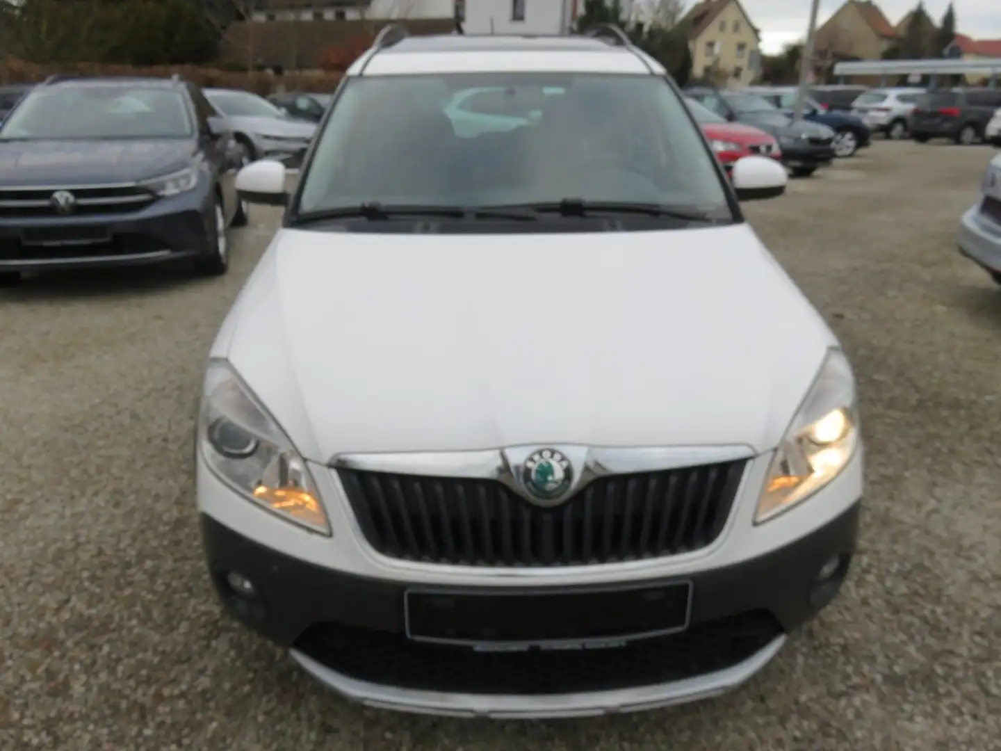 Skoda Roomster Scout Plus Edition 1.6 TDI Weiß - 2