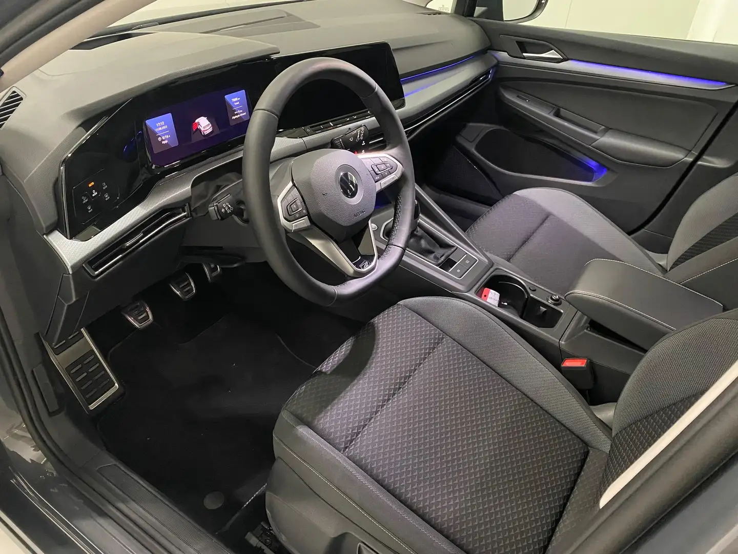 Volkswagen Golf 1.5 eTSI Active Camera Trekhaak Apple Carplay Stan Grijs - 2
