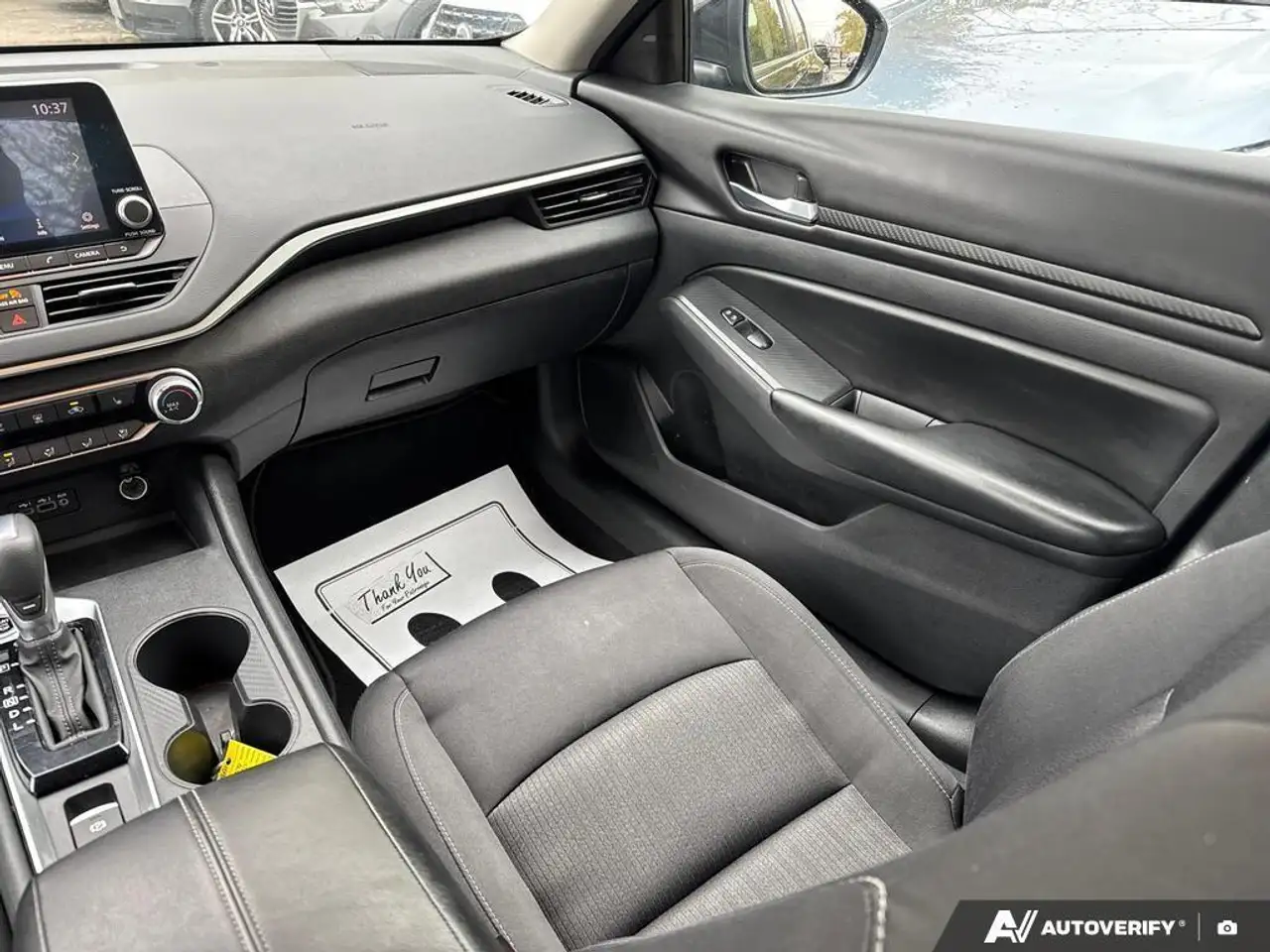 Nissan Altima снимка Nissan Altima