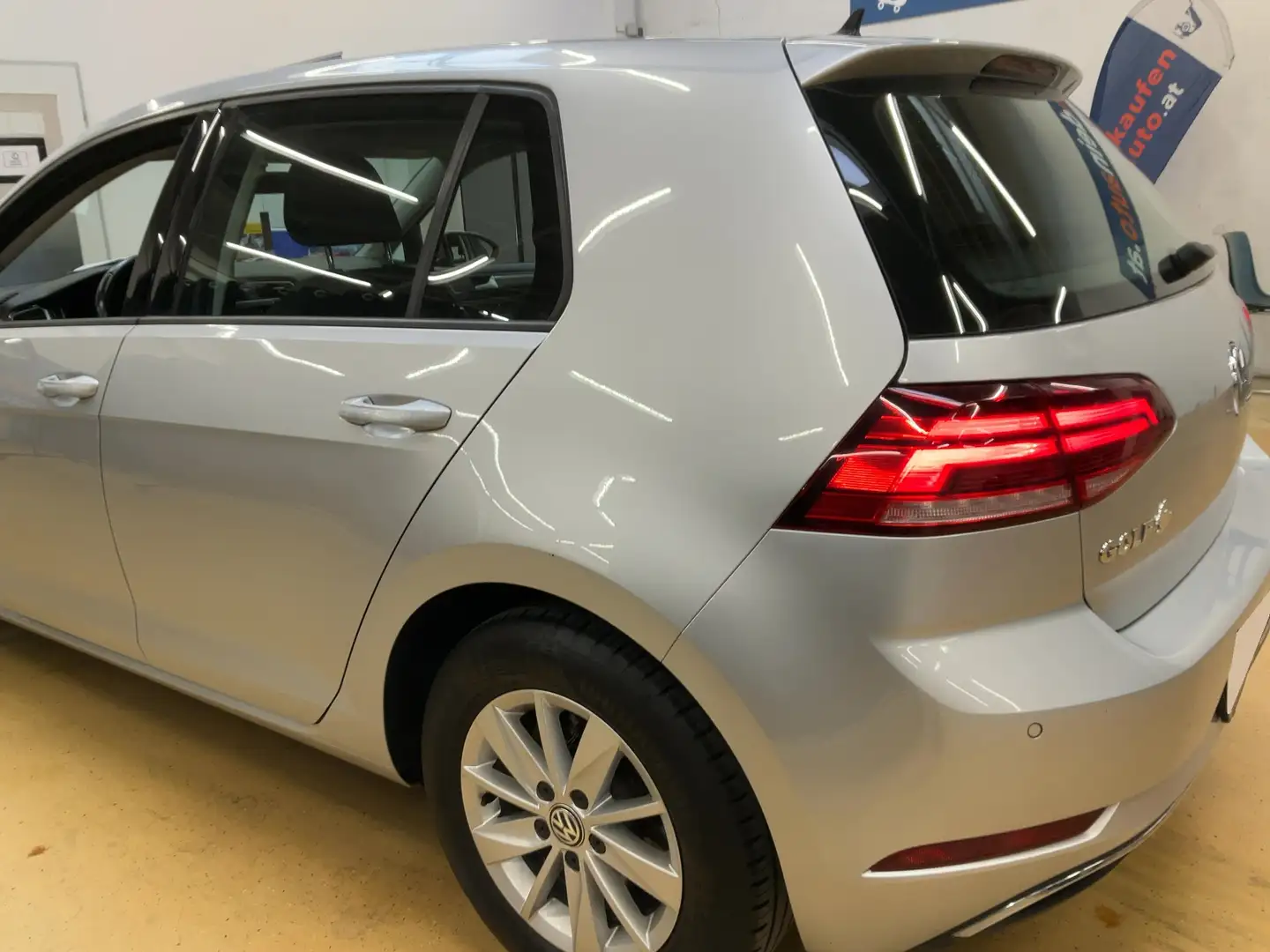 Volkswagen Golf Golf Comfortline 1,0 TSI DSG Comfortline Grau - 2