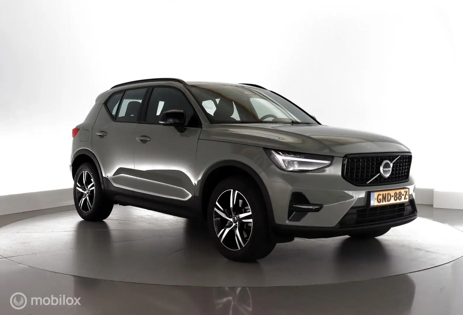 Volvo XC40 2.0 B4 Plus Dark NL-auto|trekhaak|H/K|Stoelverw.|a Groen - 2