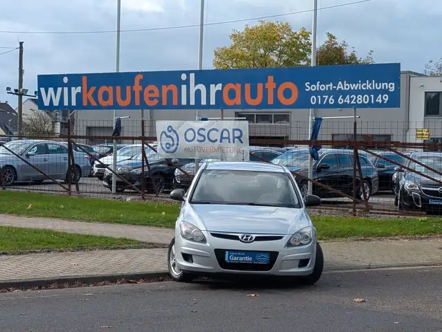 Hyundai i30 Edition+*1-HAND*KLIMA*ZV-FUNK*RADIO-CD !!