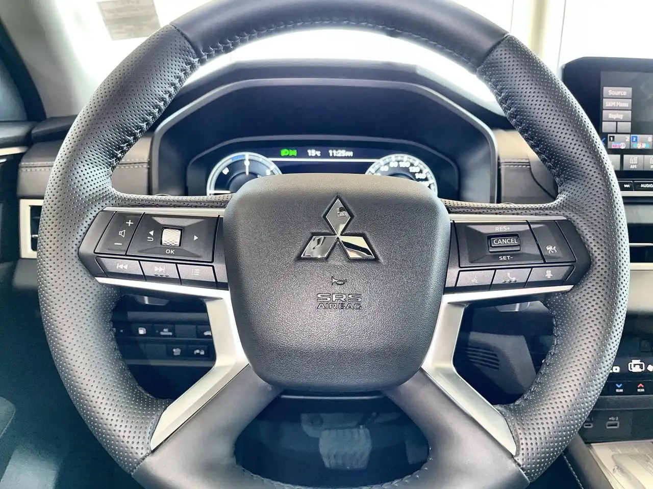 Mitsubishi Outlander снимка Mitsubishi Outlander