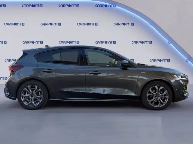 Ford Focus view 6