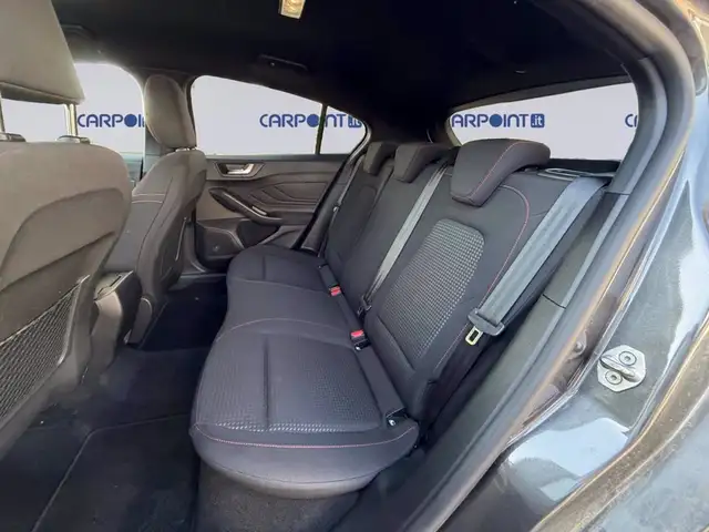 Ford Focus view 13
