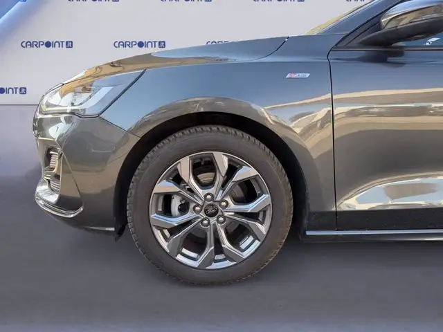 Ford Focus view 14