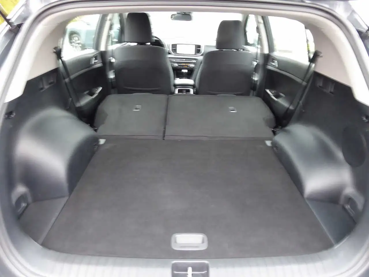 Kia Sportage 1.6 GDI 2WD Final Edition / 1. Hand 12