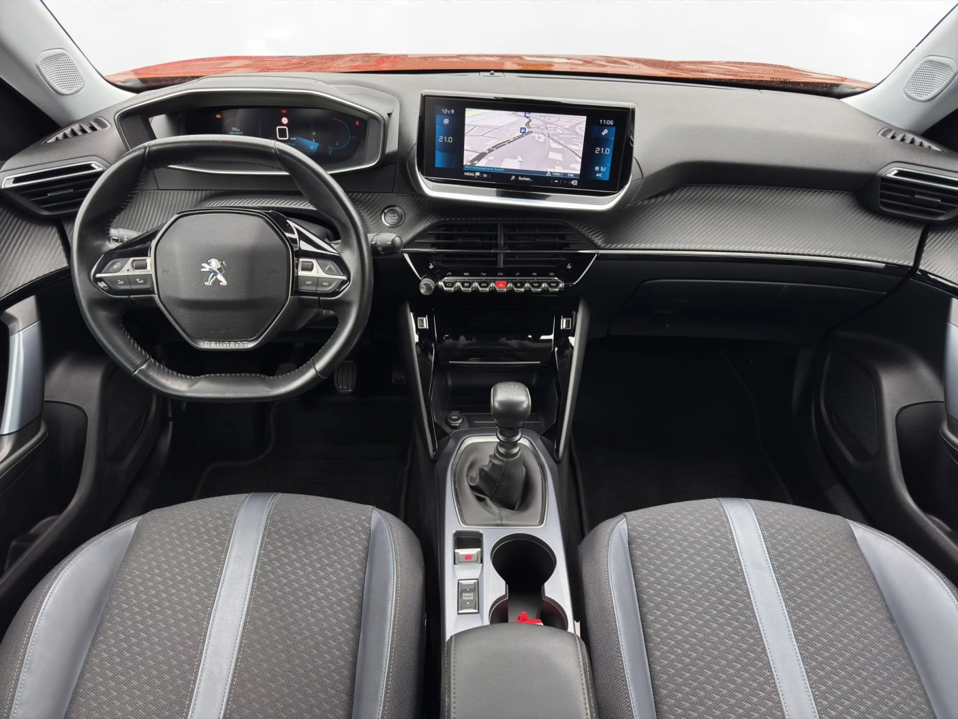 Peugeot 2008 Allure PT130 Kamera Navi Sitzheizung Tempom — photo 8