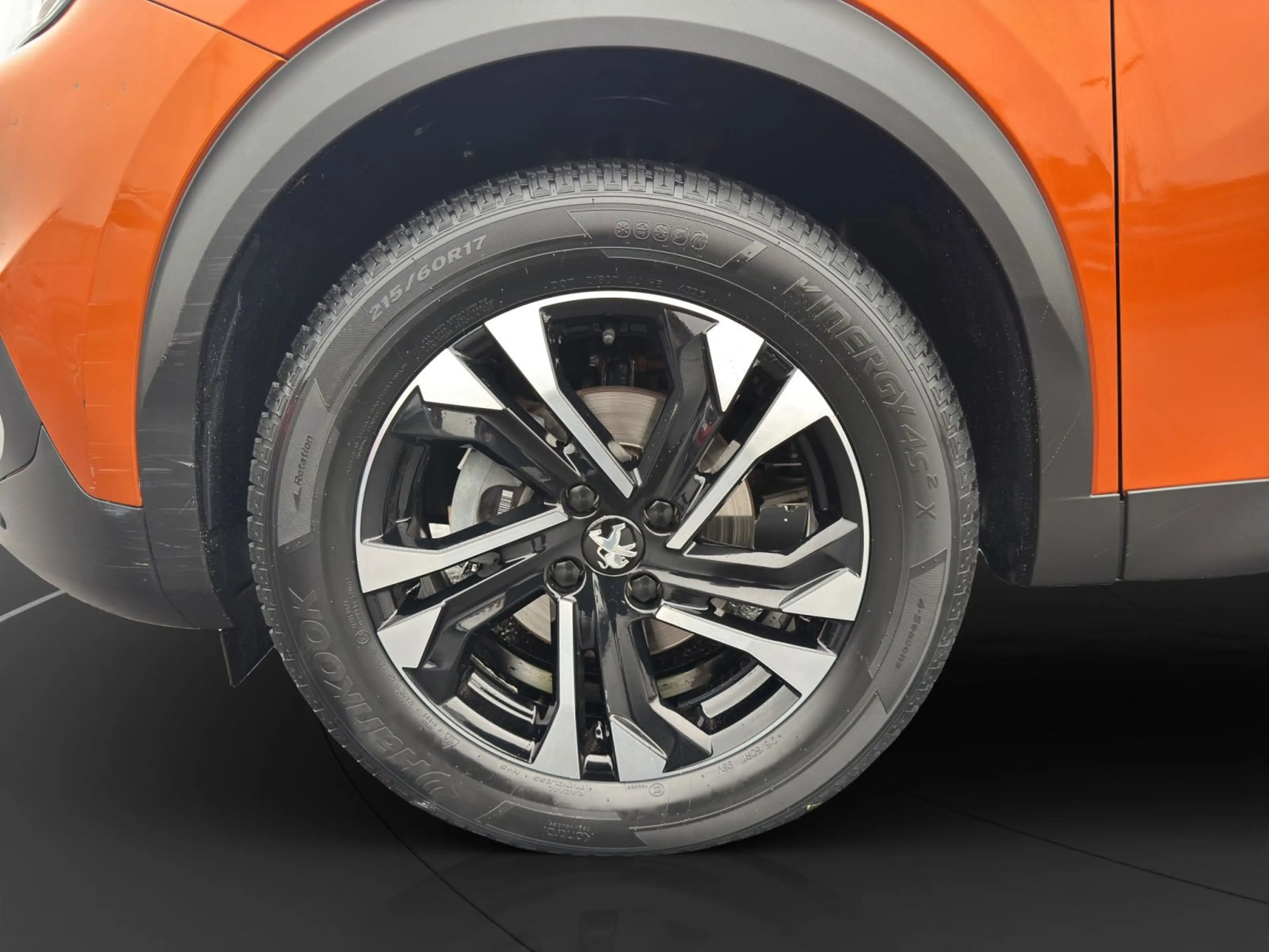 Peugeot 2008 Allure PT130 Kamera Navi Sitzheizung Tempom — photo 11