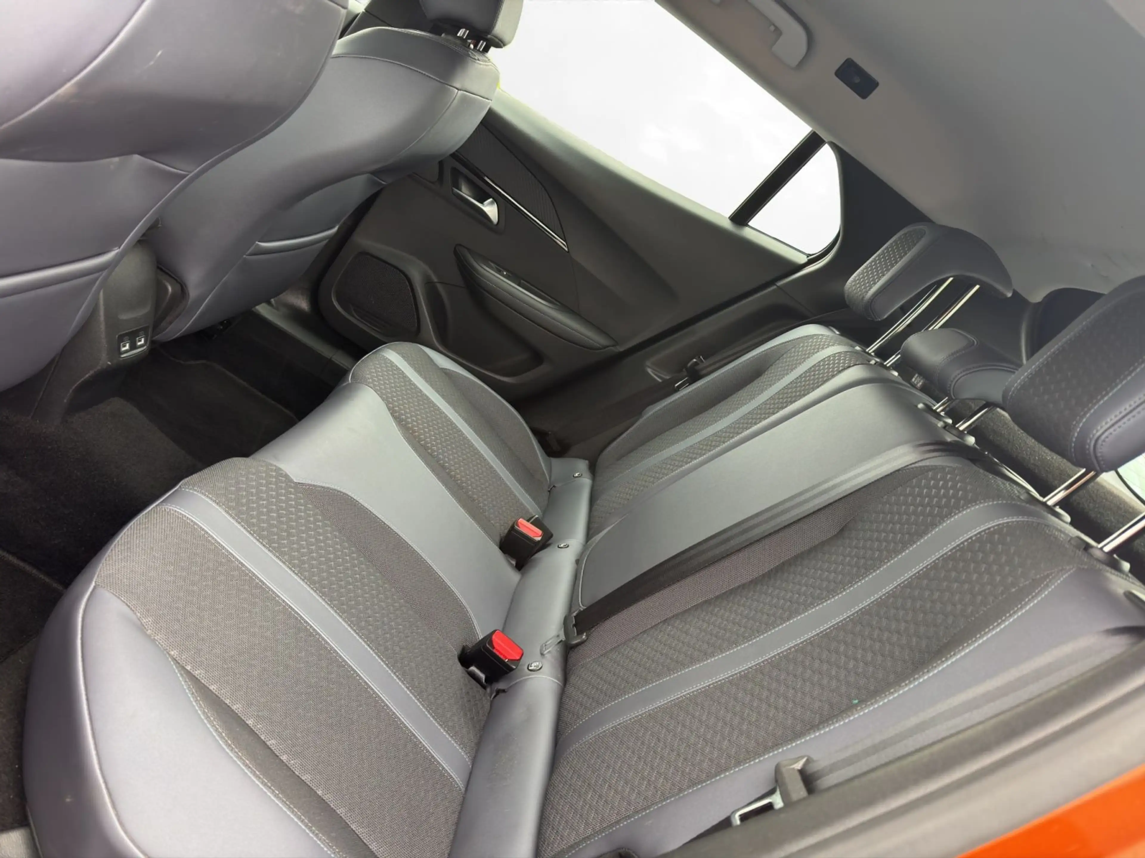 Peugeot 2008 Allure PT130 Kamera Navi Sitzheizung Tempom — photo 10