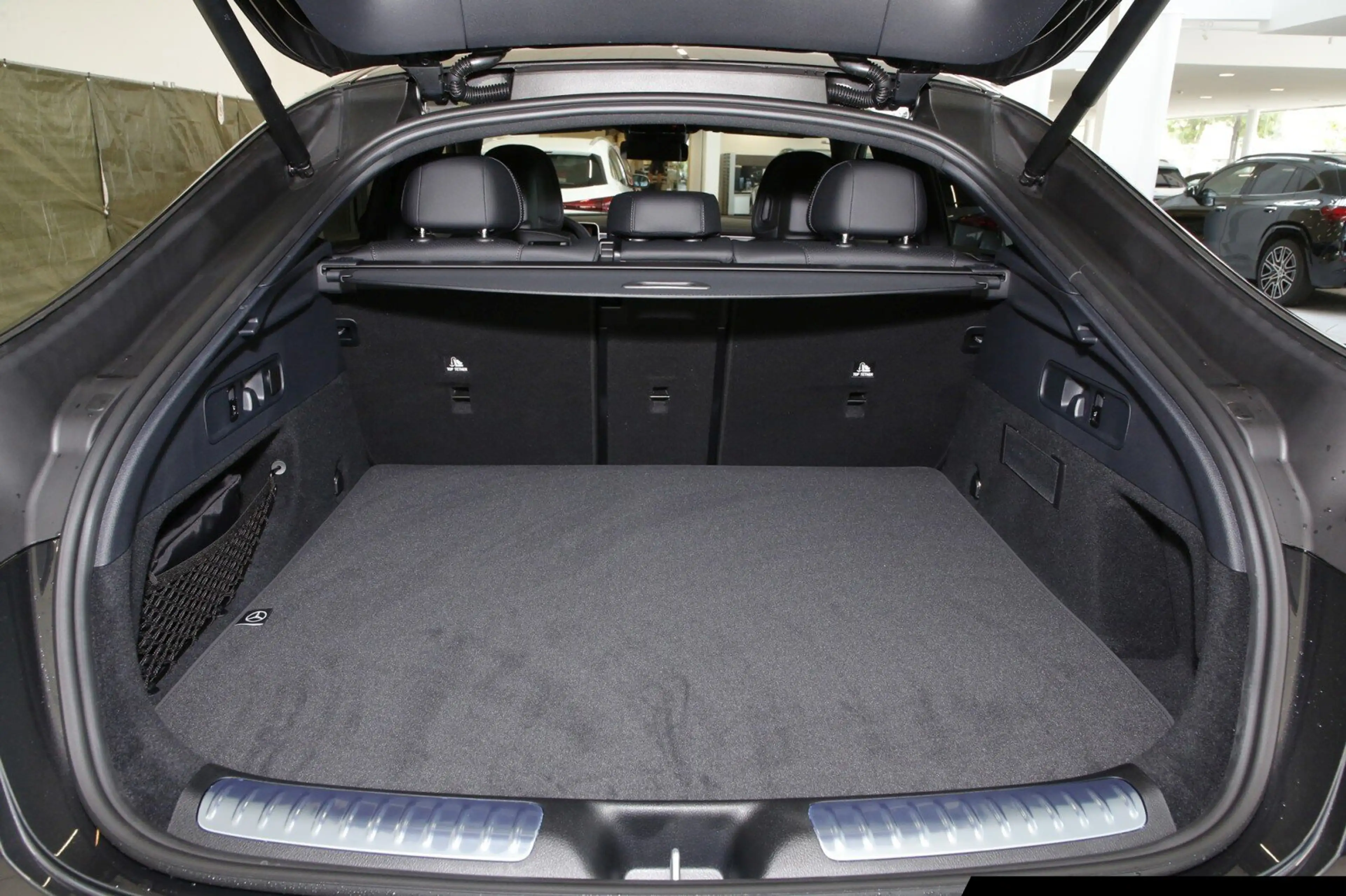 Mercedes-Benz GLC 220 GLC 220 d 4M Coupé AMG Night/Pano/360°/Distr/AHK — photo 15