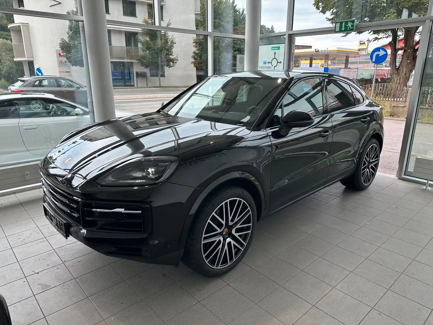 Porsche Cayenne Coupe /sw-sw/Priv/2+1/8W/22 Schwarz - 2