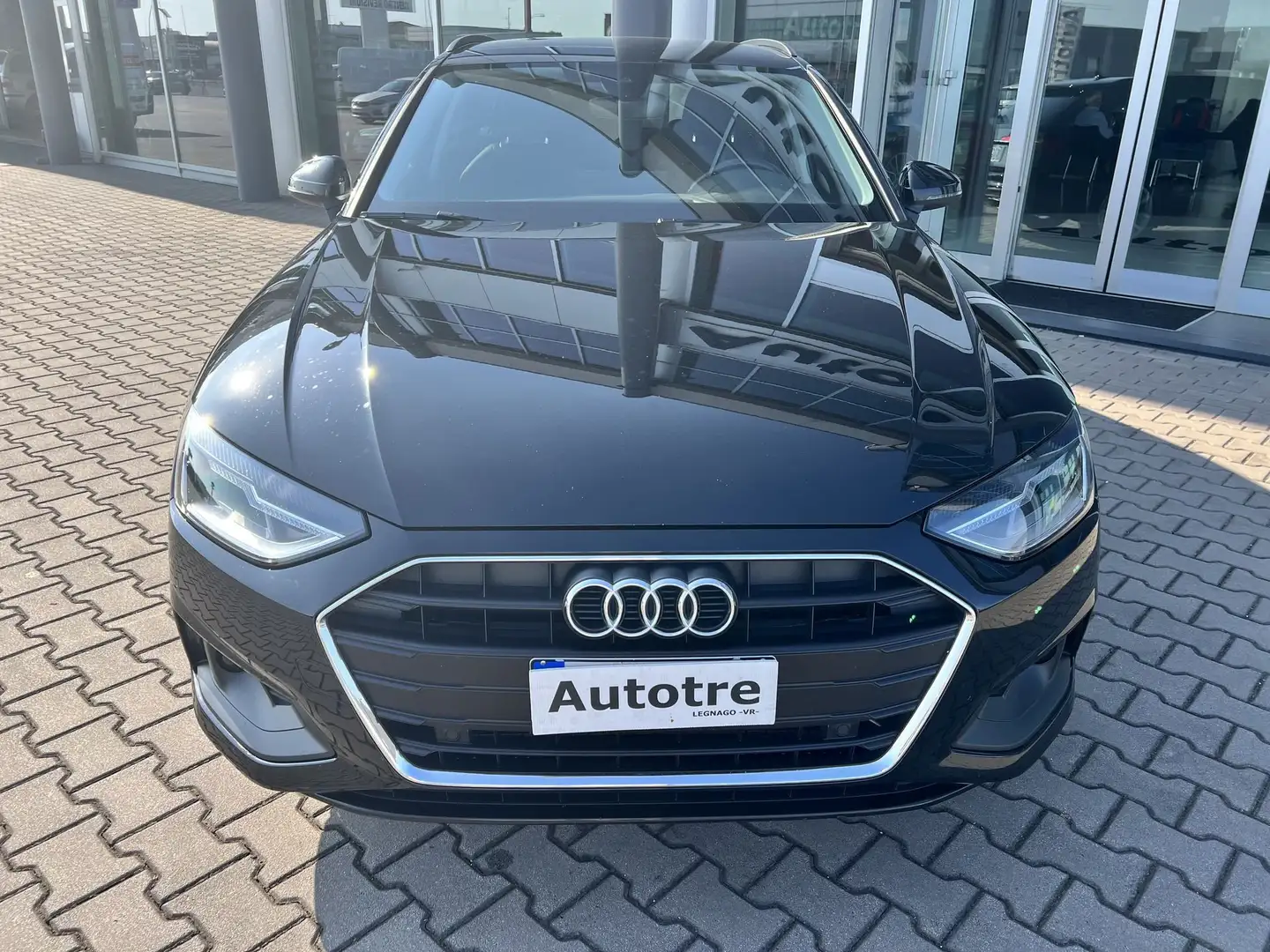 Audi A4 Avant 40 TDI S tronic Nero - 2