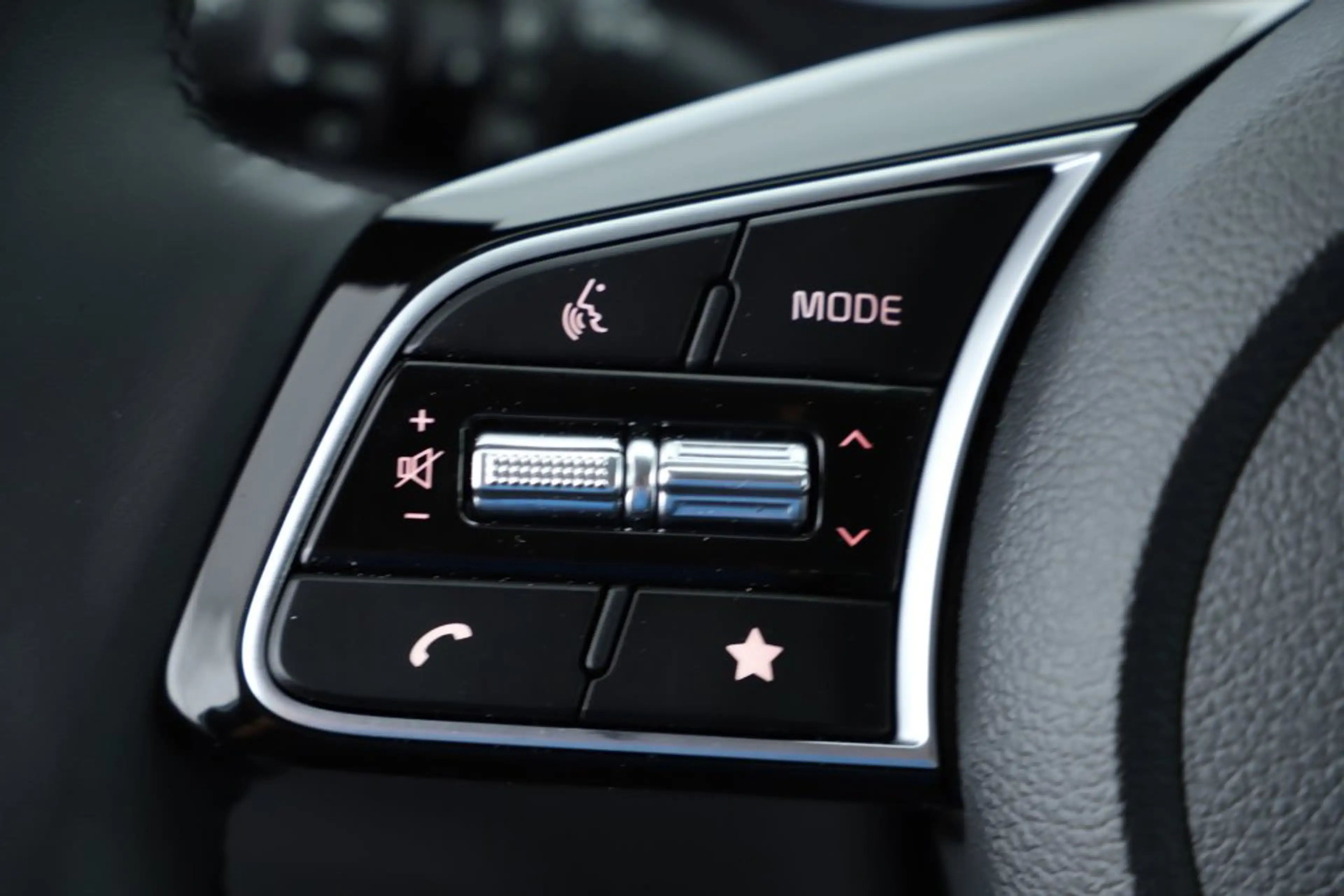 Kia Ceed SW / cee'd SW CEEDSW 1.0 TGDI Silber NUR 9.836 KM — photo 6