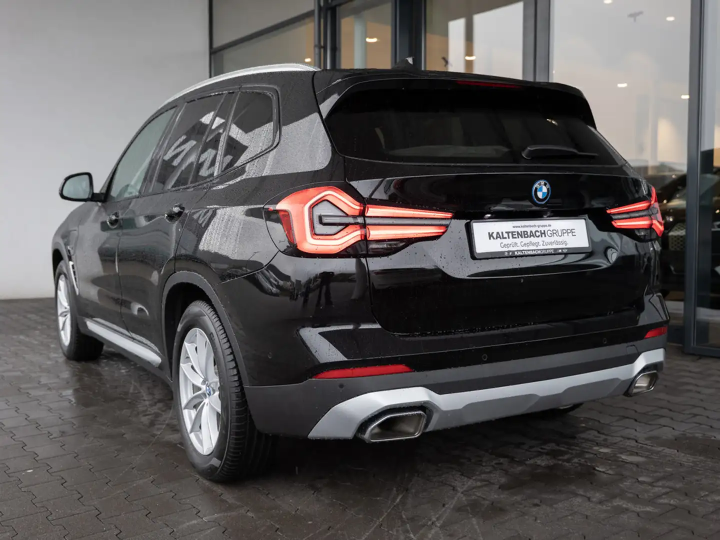 BMW X3 xDrive 30e FACEL. AHK 360° LED W-LAN NAVI Schwarz - 2