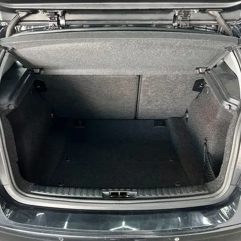 BMW 1 Series view 15