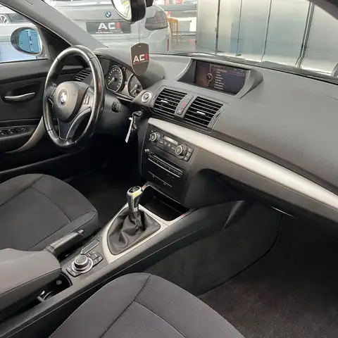 BMW 1 Series view 13
