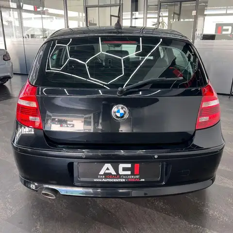 BMW 1 Series view 6