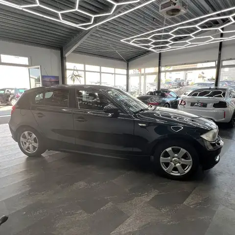 BMW 1 Series view 8