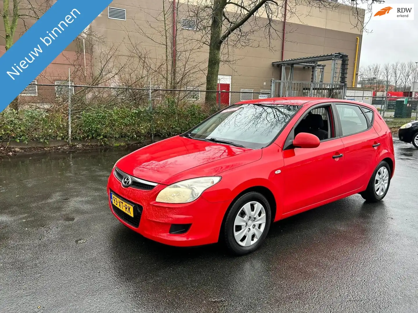 Hyundai i30 1.4i Active Cool AUTO WORDT MET NW APK Rosso - 1