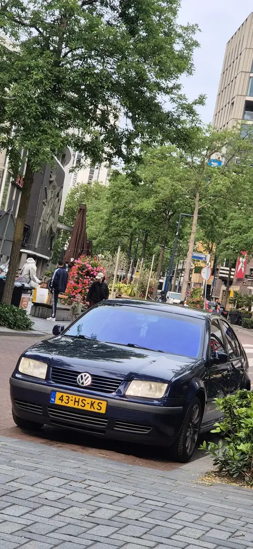 Volkswagen Bora 1.6 Sport Edition - 1