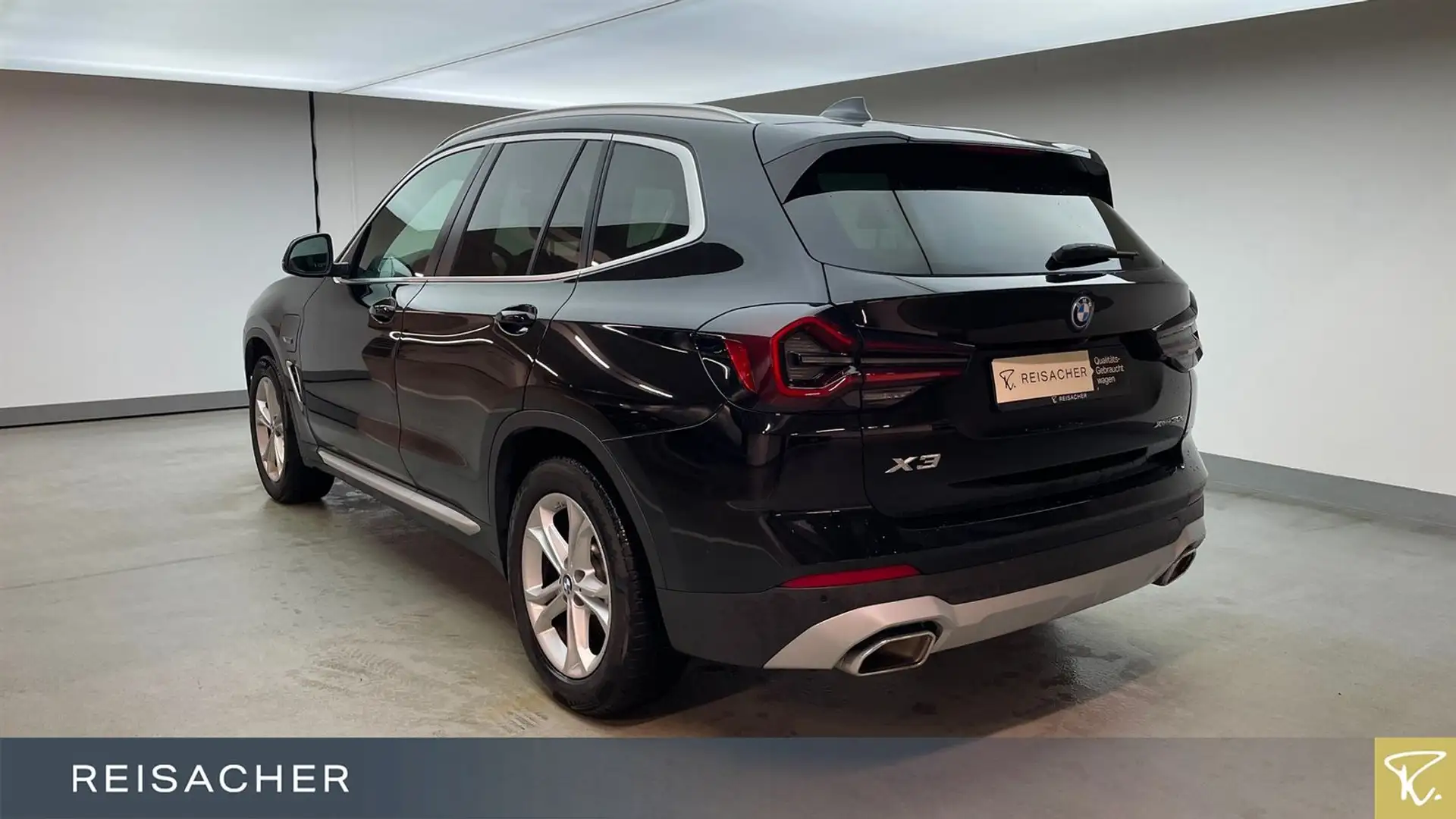 BMW X3 xDrive30e Aut, AHK,Panorama,LED,ParkAss,LiveC Schwarz - 2