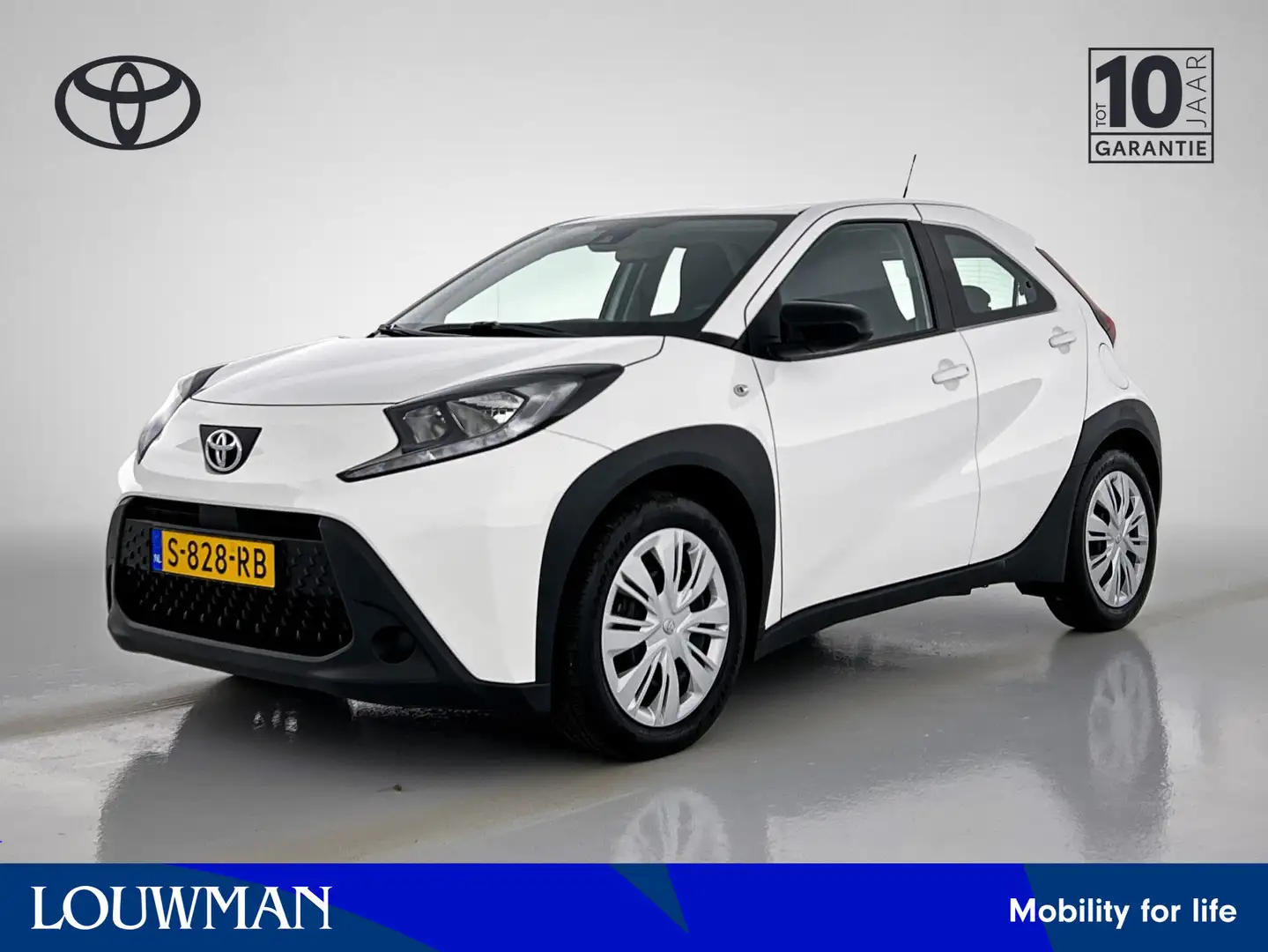 Toyota Aygo X 1.0 VVT-i MT Play | Nederlandse auto | Wit - 1