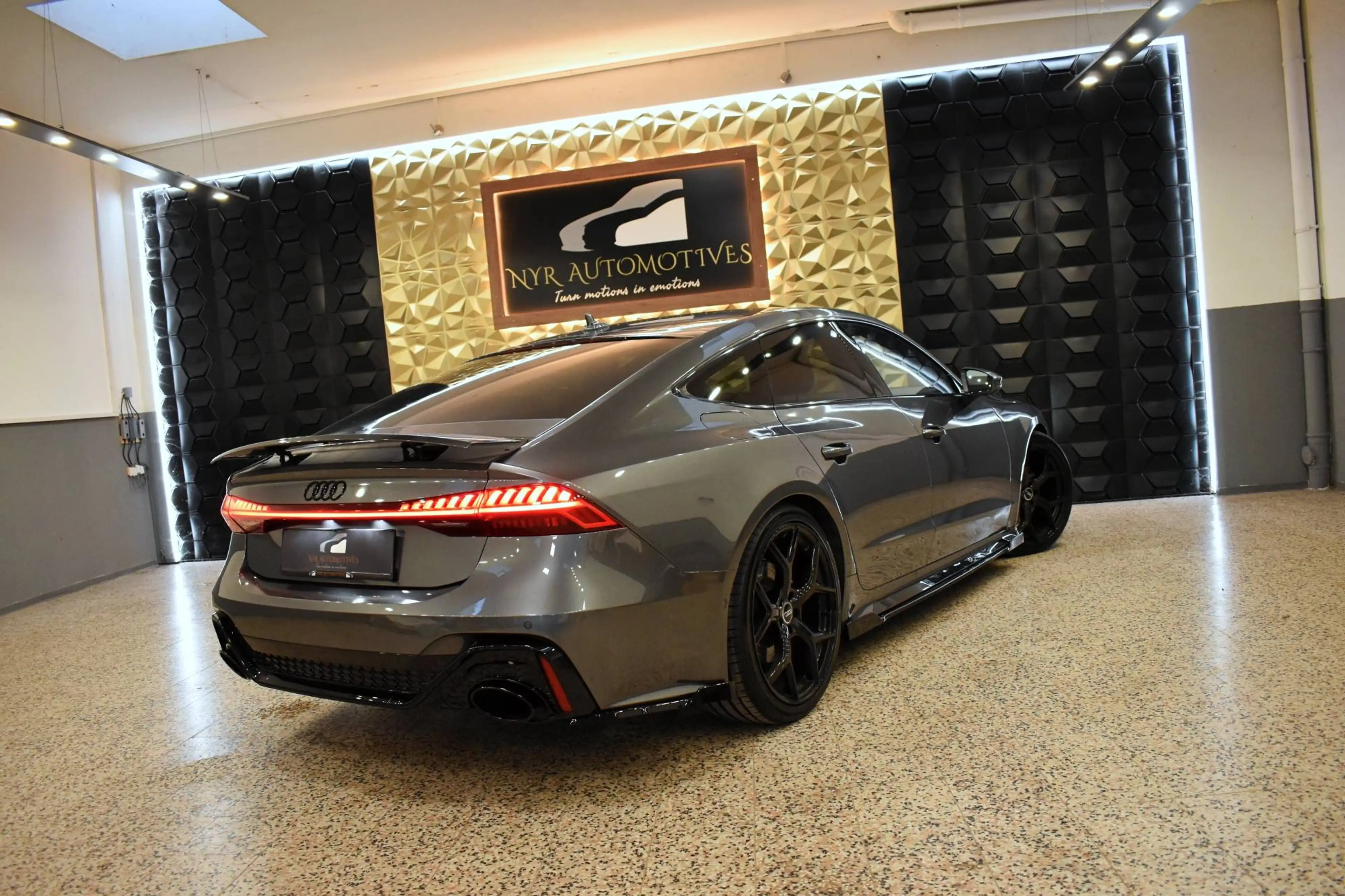Audi A7 50 TDI quattro Aut. RS7 LOOK, LED, VIRTUAL, ACC, STNDHZG, DOPPELVERGLASUNG, WENIG KM — photo 4