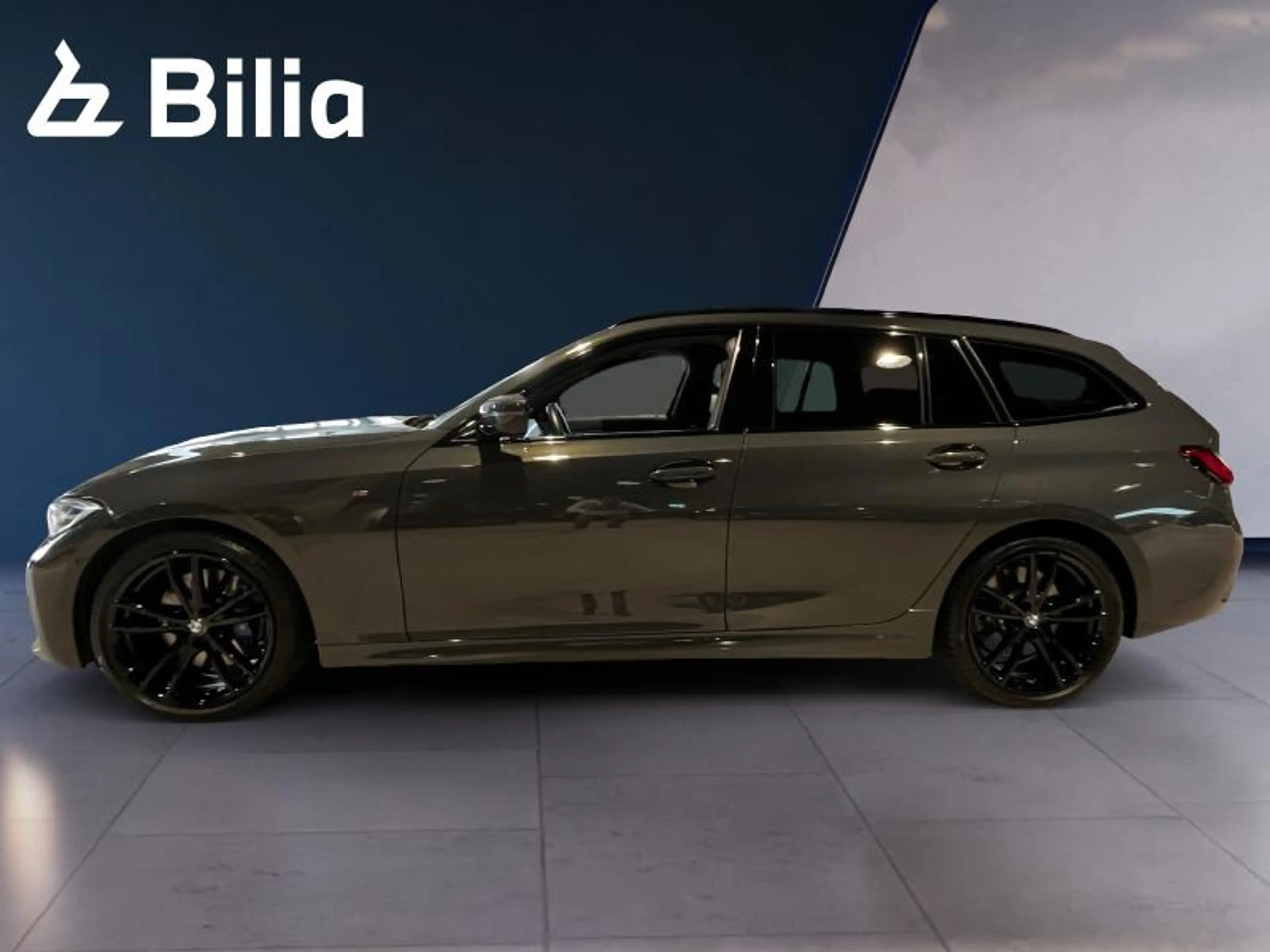 BMW 340 M340d xDrive Touring — photo 11