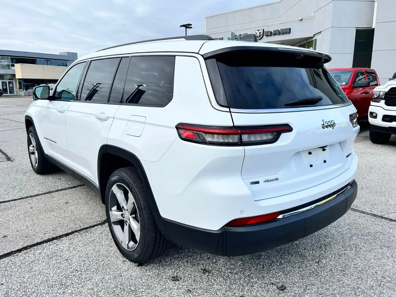 Jeep Grand Cherokee снимка Jeep Grand Cherokee