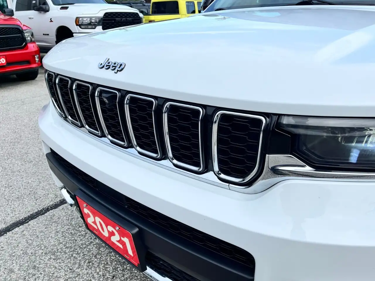Jeep Grand Cherokee снимка Jeep Grand Cherokee