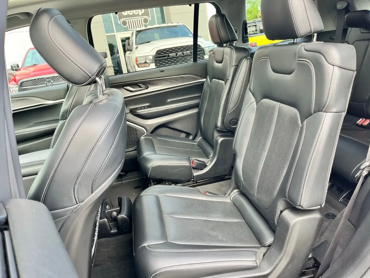 Jeep Grand Cherokee снимка Jeep Grand Cherokee