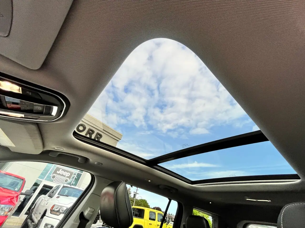 Jeep Grand Cherokee снимка Jeep Grand Cherokee