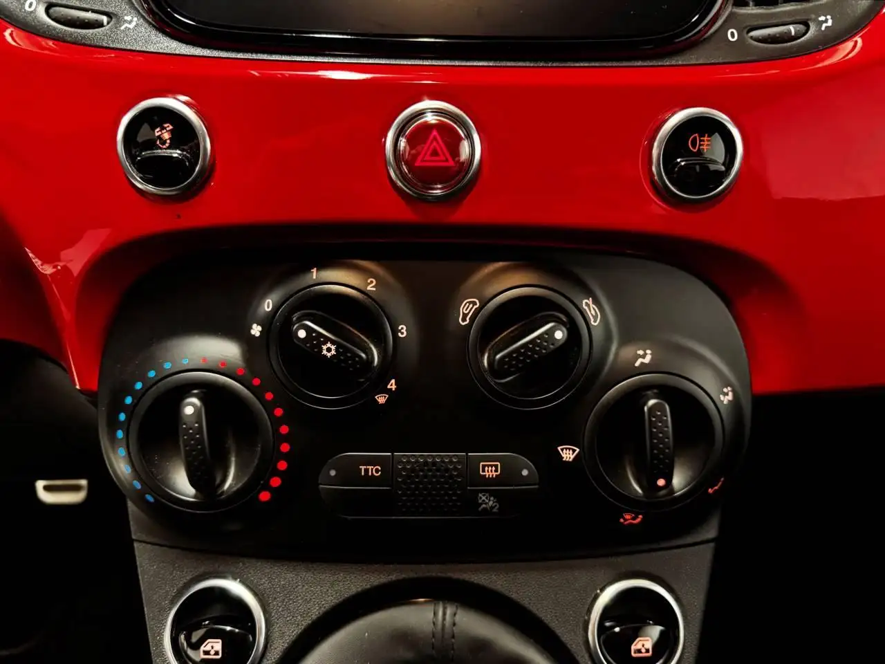 Abarth 595 2022 — фото 15