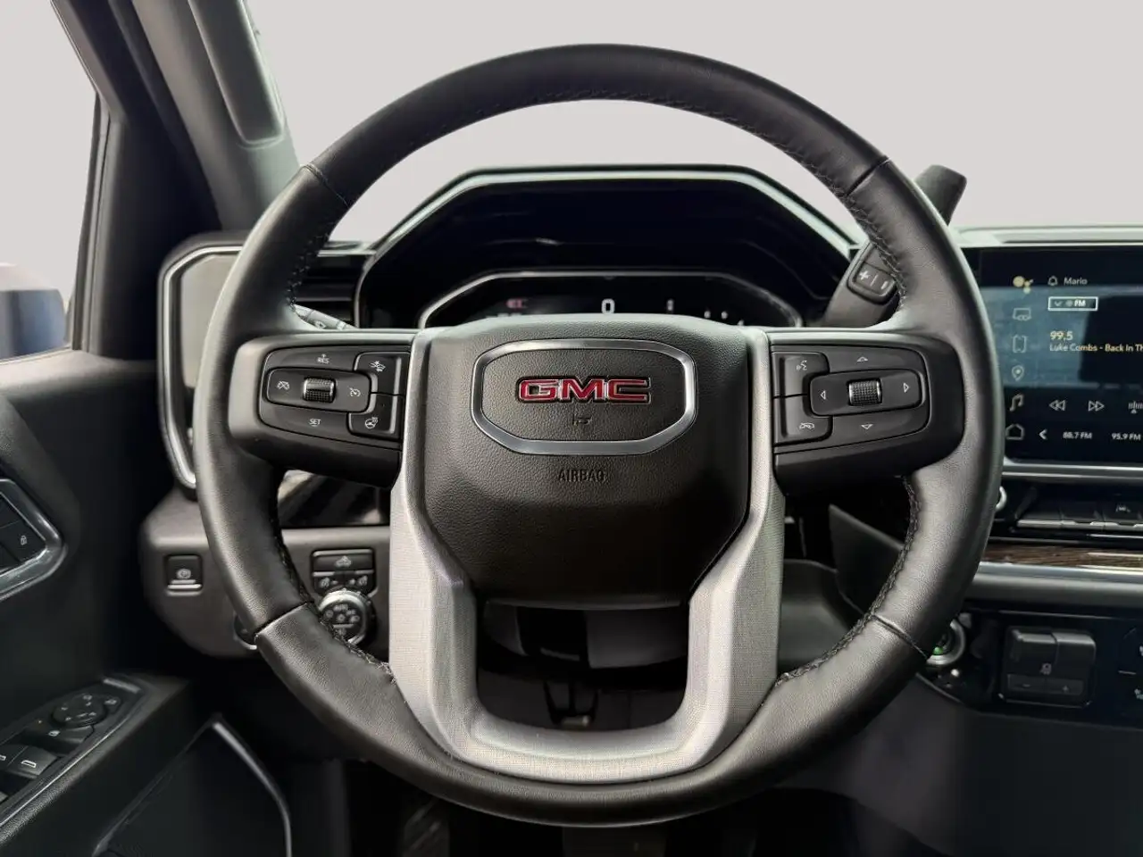 GMC Sierra 1500 снимка GMC Sierra 1500